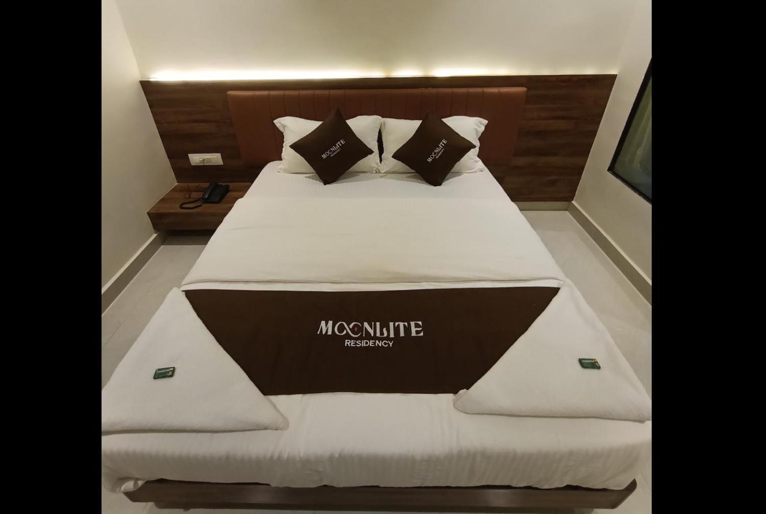 Hotel Moon Lite Residency - Marve Road Malad West Мумбай Екстериор снимка