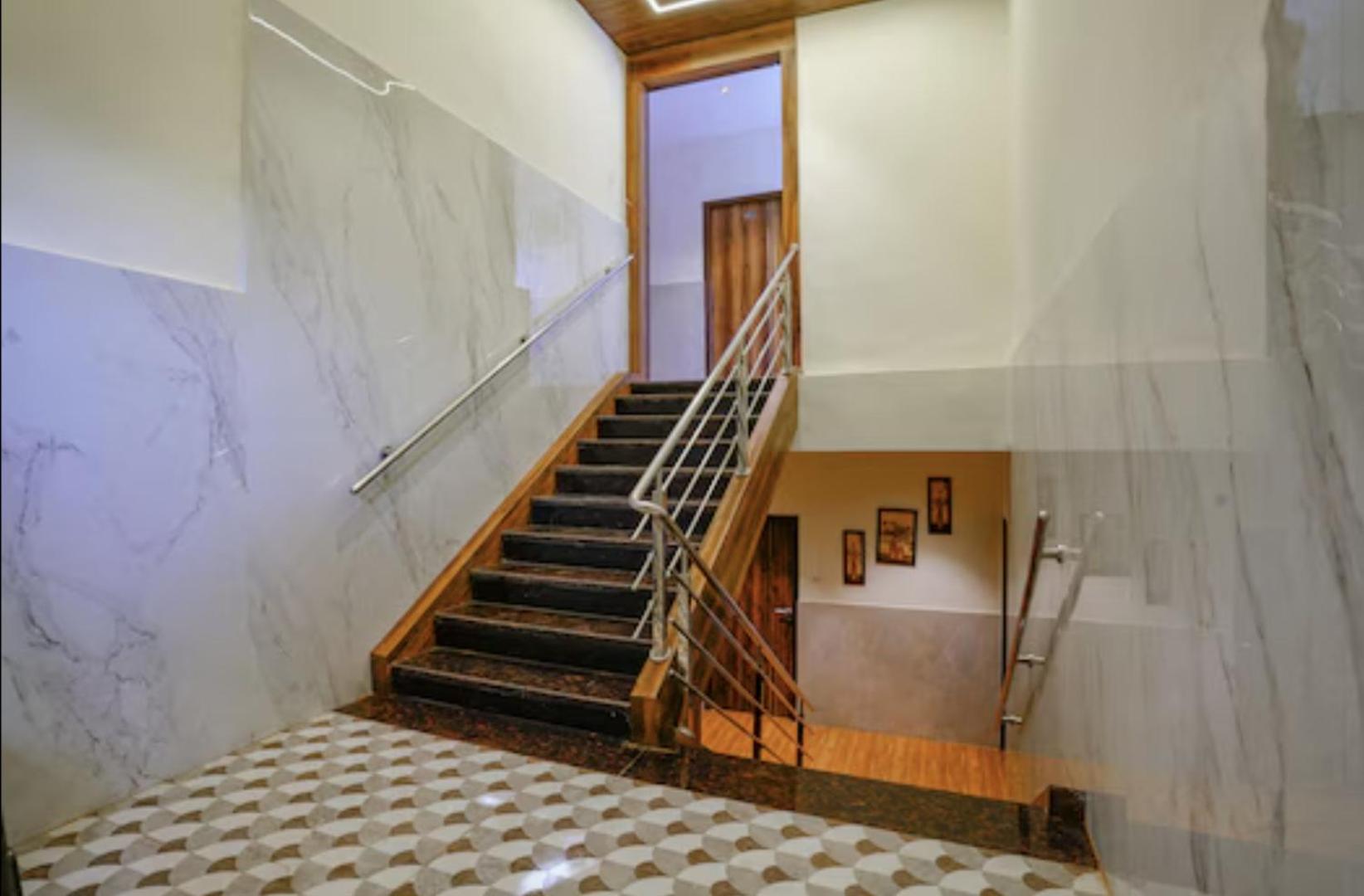 Hotel Moon Lite Residency - Marve Road Malad West Мумбай Екстериор снимка