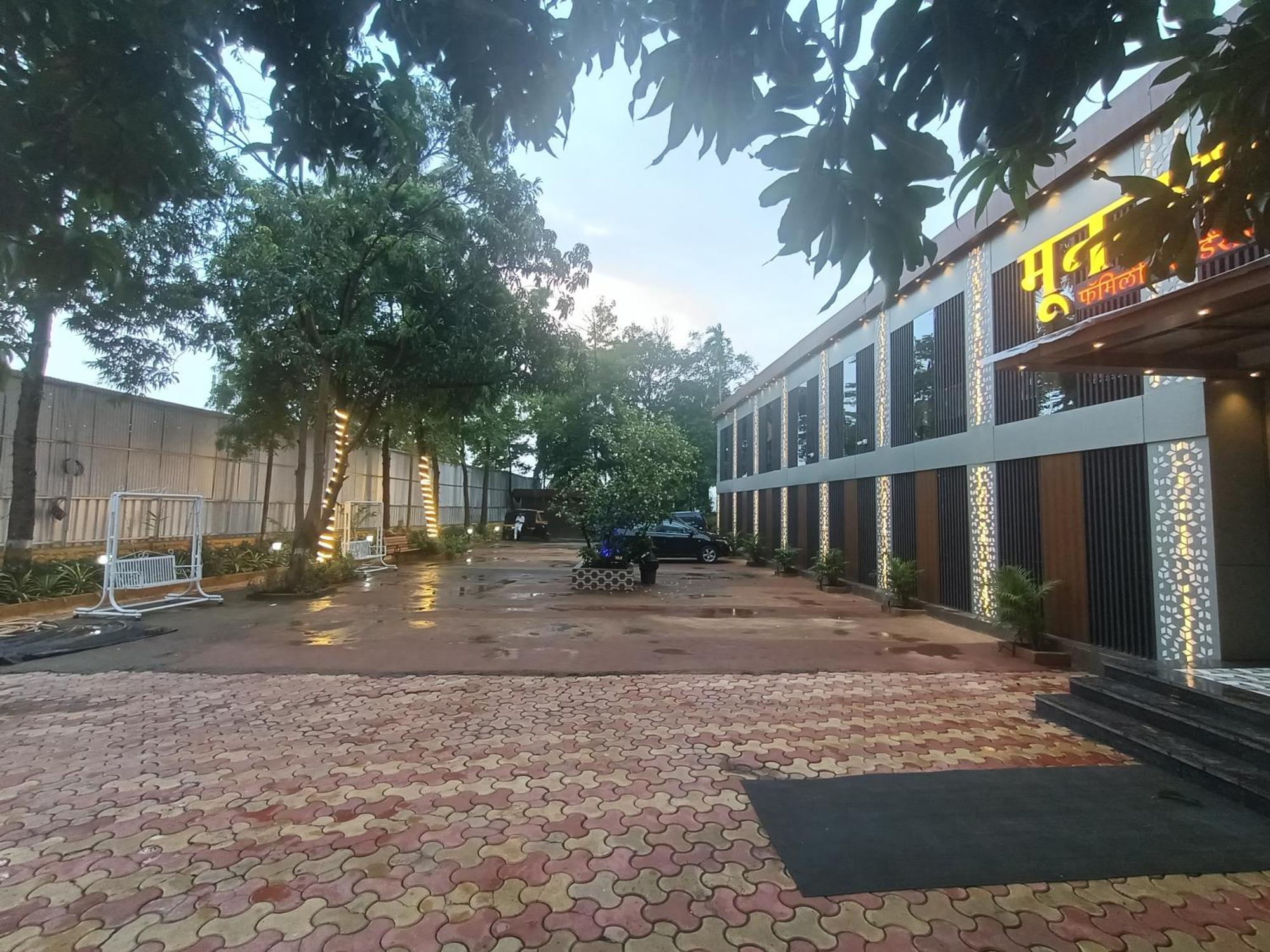 Hotel Moon Lite Residency - Marve Road Malad West Мумбай Екстериор снимка