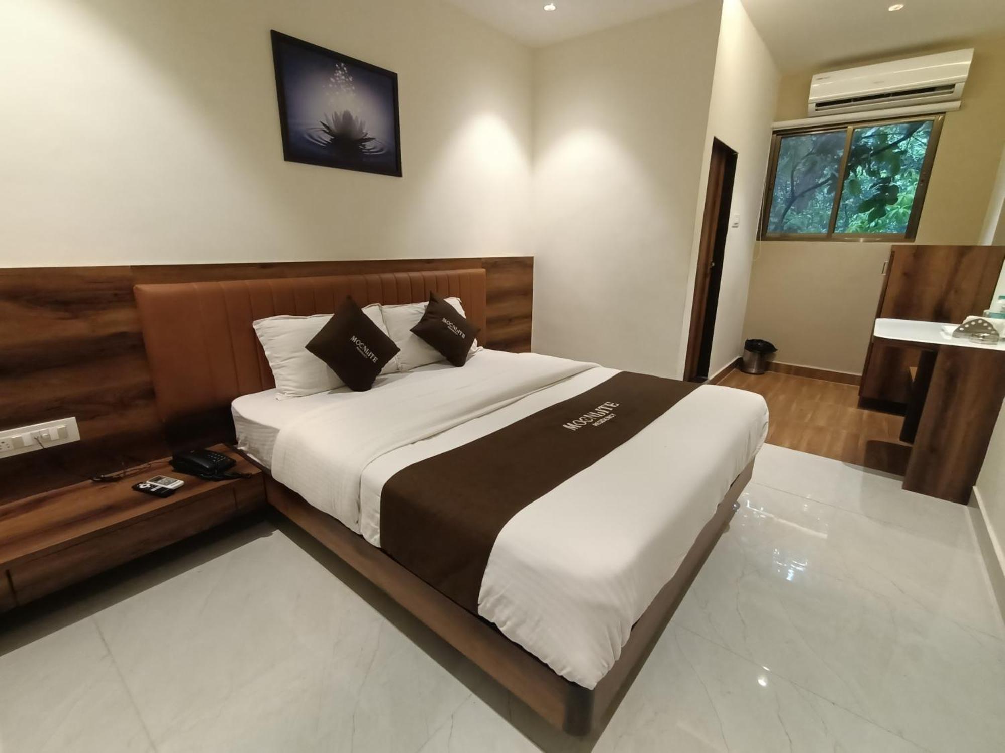 Hotel Moon Lite Residency - Marve Road Malad West Мумбай Екстериор снимка