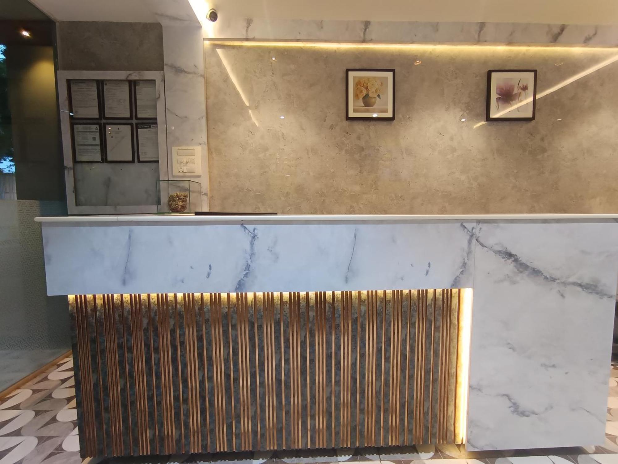 Hotel Moon Lite Residency - Marve Road Malad West Мумбай Екстериор снимка