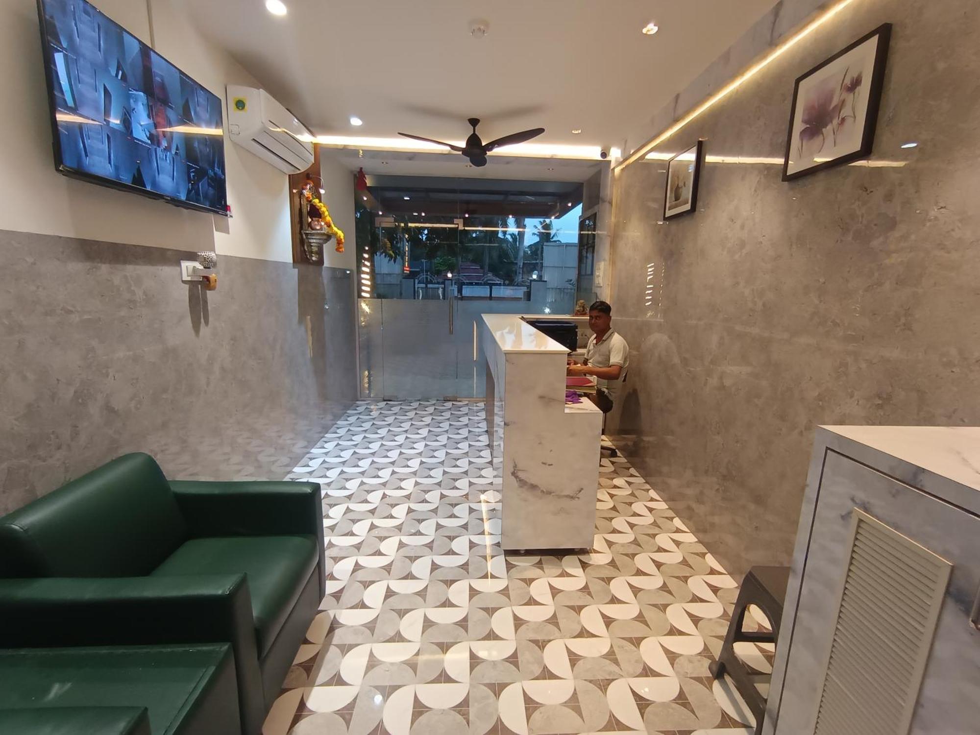 Hotel Moon Lite Residency - Marve Road Malad West Мумбай Екстериор снимка