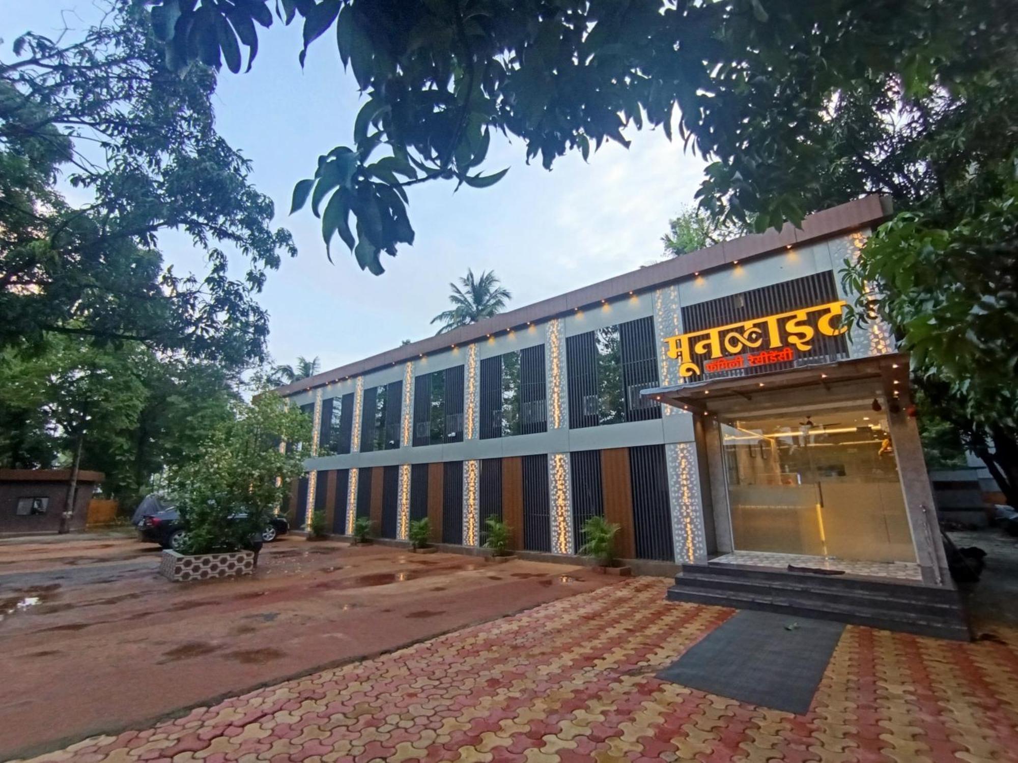 Hotel Moon Lite Residency - Marve Road Malad West Мумбай Екстериор снимка