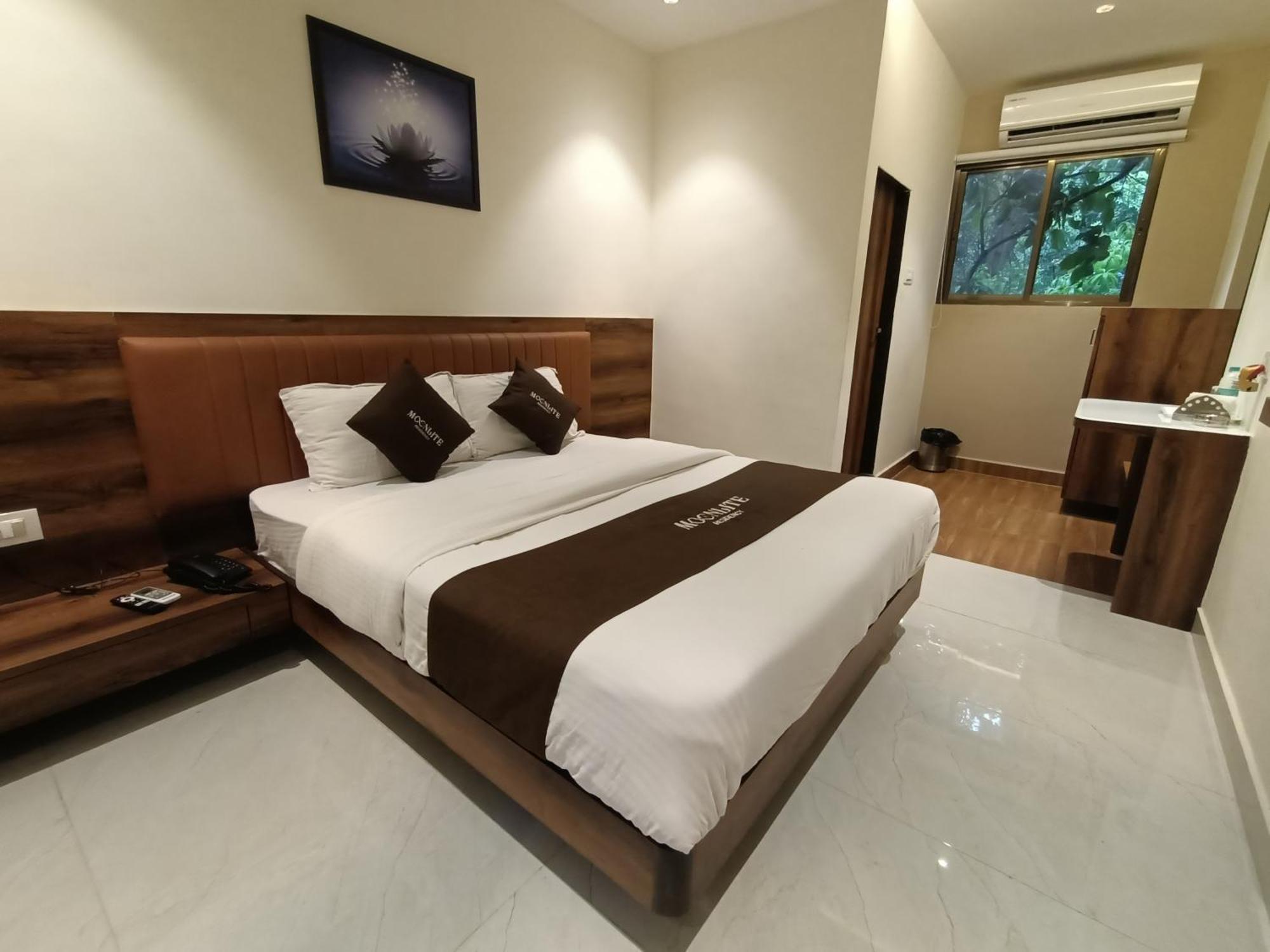 Hotel Moon Lite Residency - Marve Road Malad West Мумбай Екстериор снимка