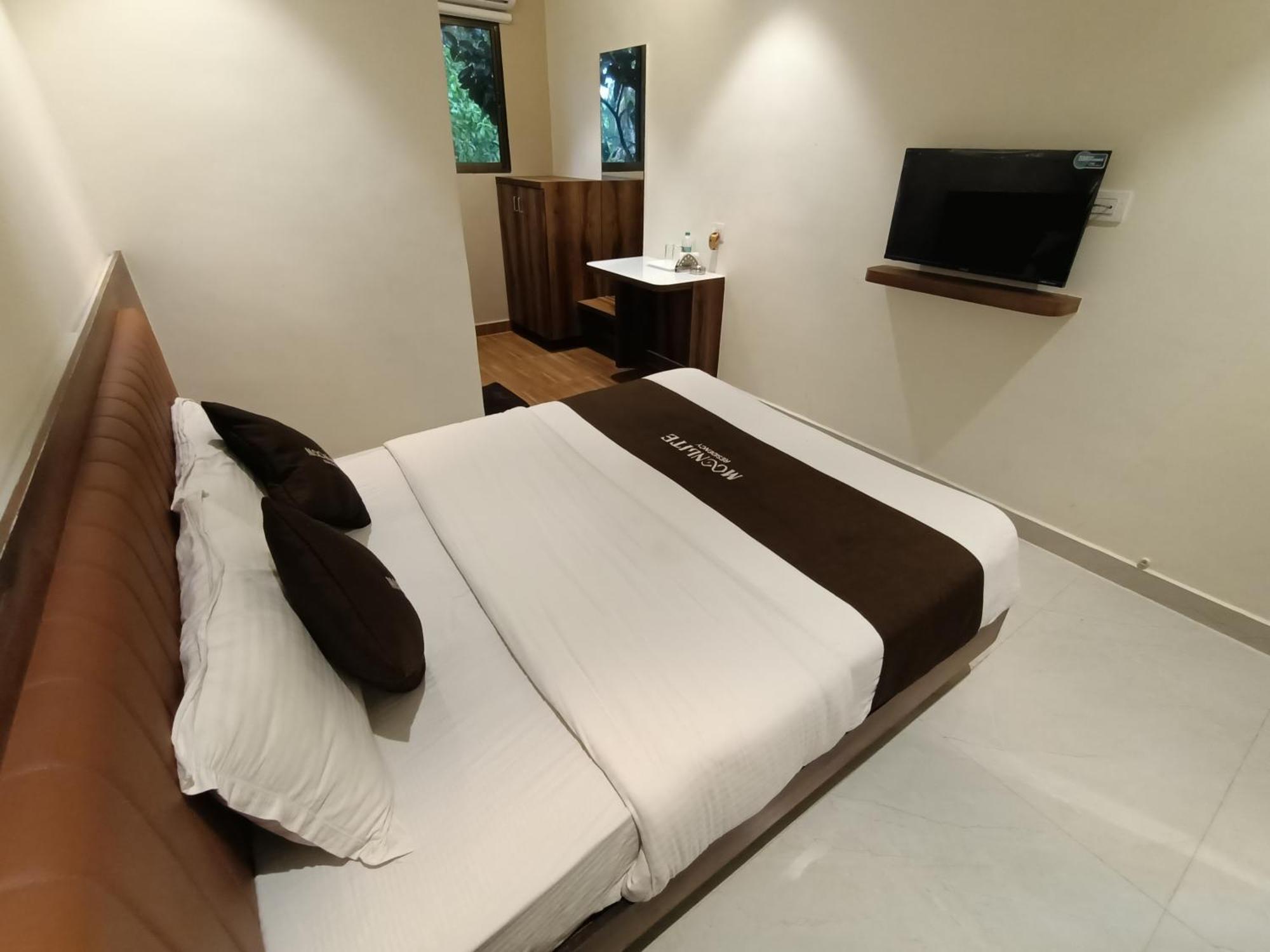 Hotel Moon Lite Residency - Marve Road Malad West Мумбай Екстериор снимка