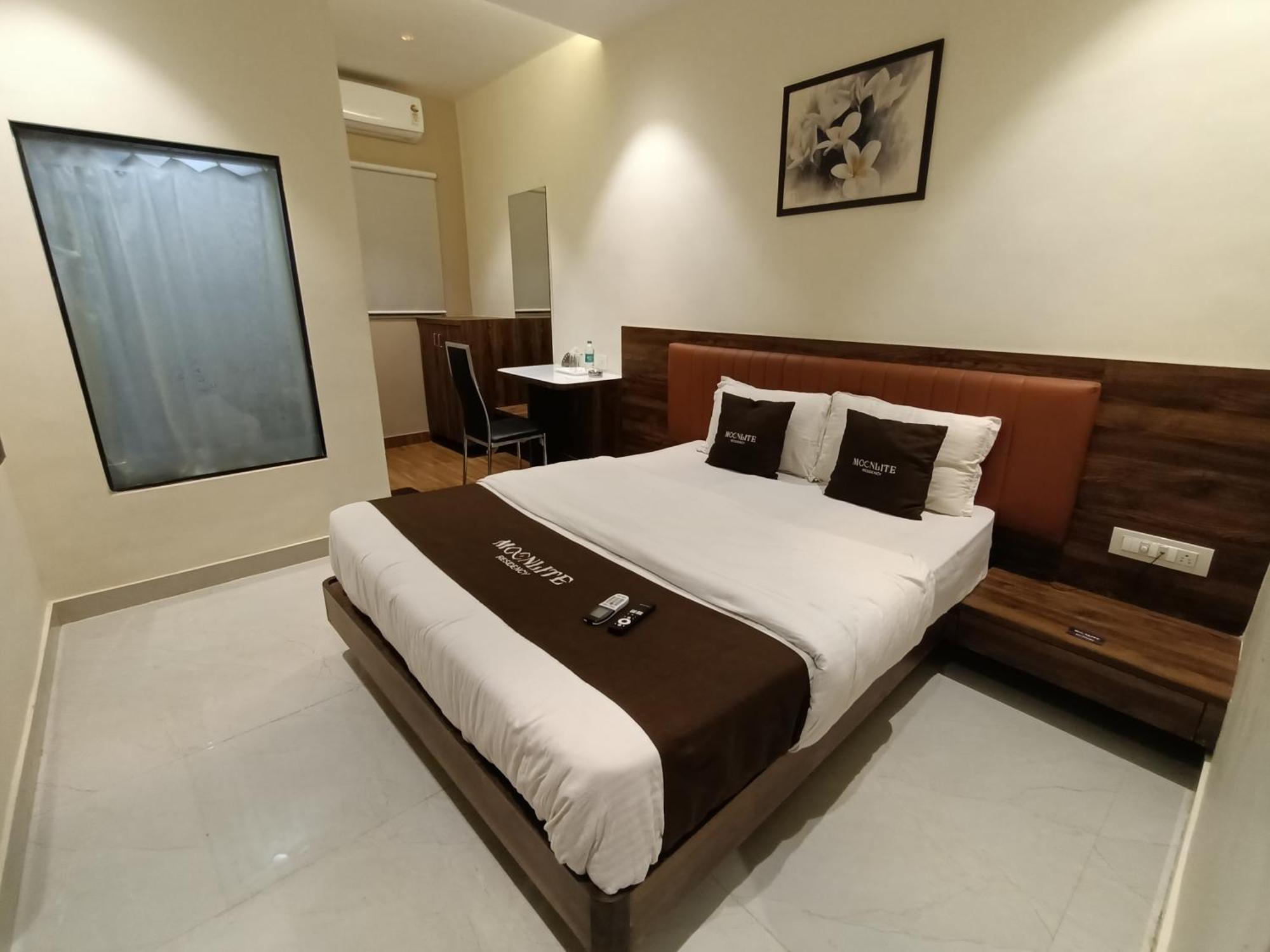 Hotel Moon Lite Residency - Marve Road Malad West Мумбай Екстериор снимка