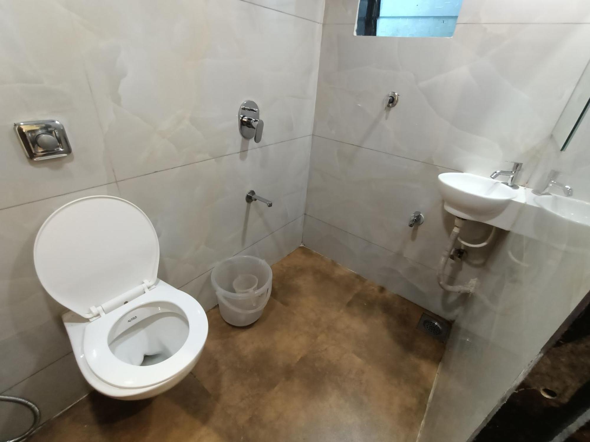 Hotel Moon Lite Residency - Marve Road Malad West Мумбай Екстериор снимка