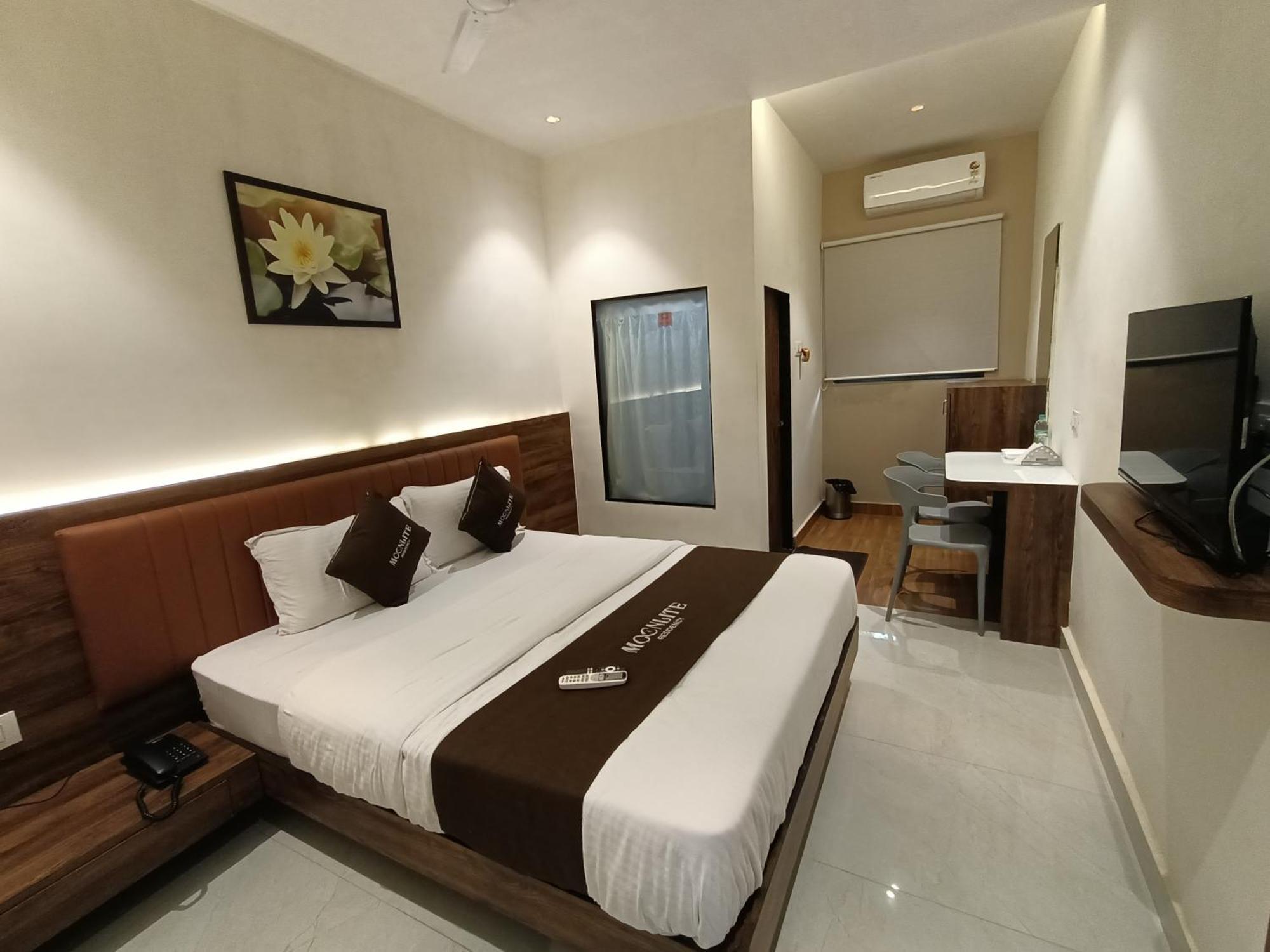 Hotel Moon Lite Residency - Marve Road Malad West Мумбай Екстериор снимка