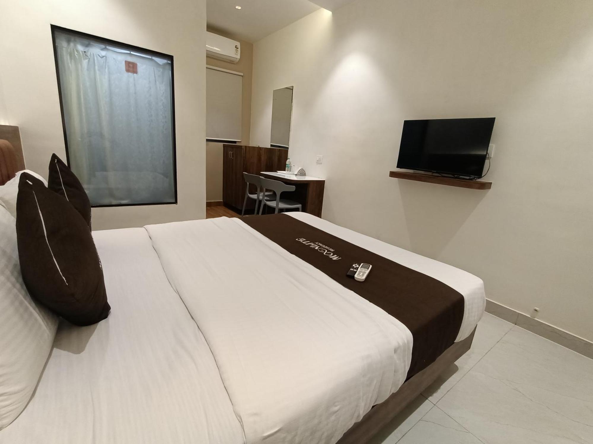 Hotel Moon Lite Residency - Marve Road Malad West Мумбай Екстериор снимка